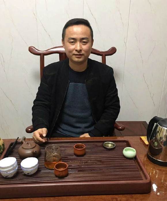 紫砂艺人盛宝强，工艺美术师