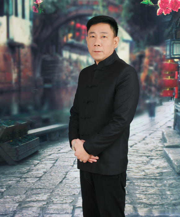 紫砂艺人盛建军，高级工艺美术师