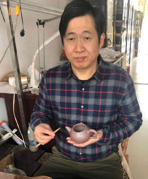 紫砂艺人石三喜，工艺美术师