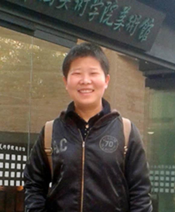 紫砂艺人秦利君，高级工艺美术师