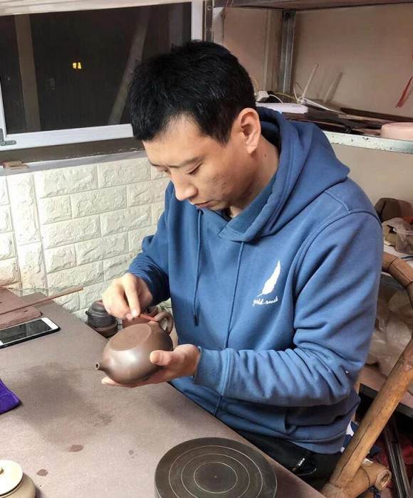紫砂艺人秦志峰，工艺美术师
