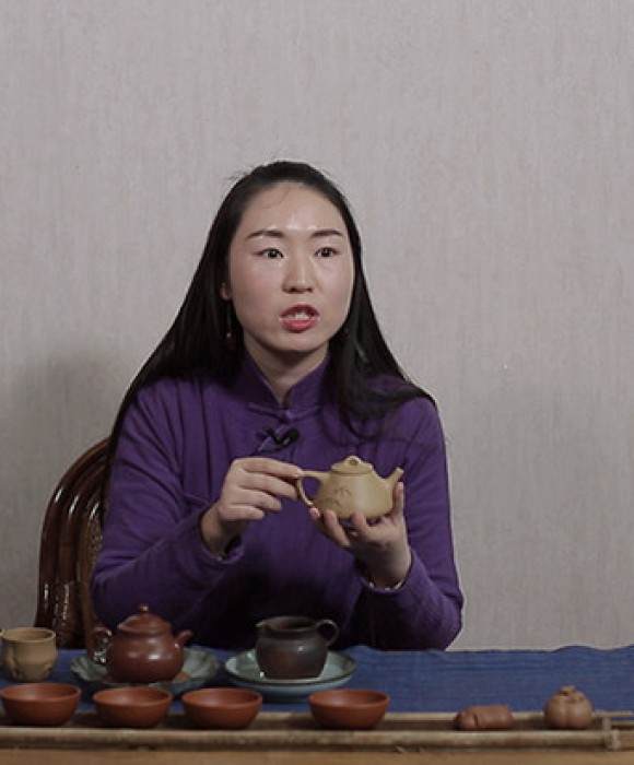 紫砂艺人管能翠，工艺美术师