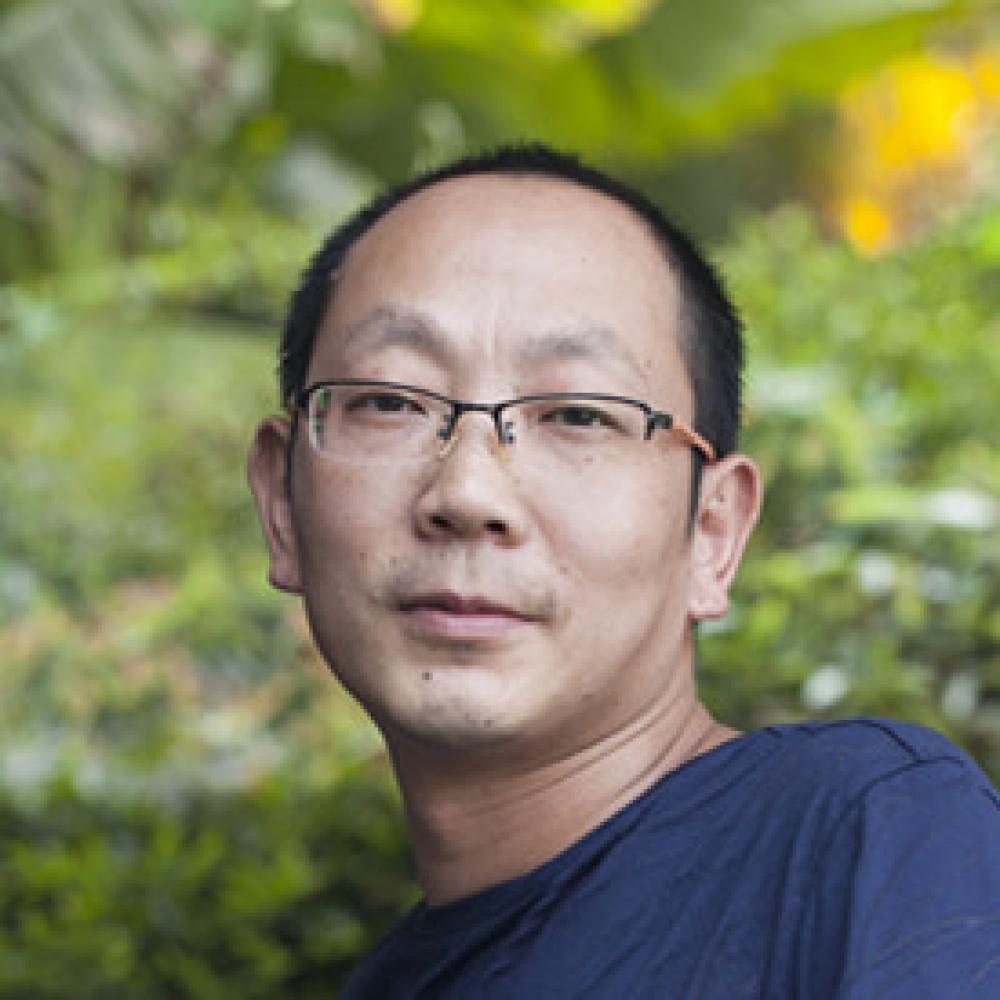 紫砂艺人缪锡强，正高级工艺美术师