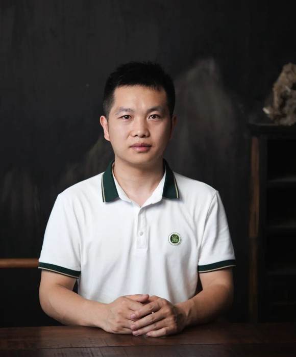 紫砂艺人罗丁丁，民间实力派