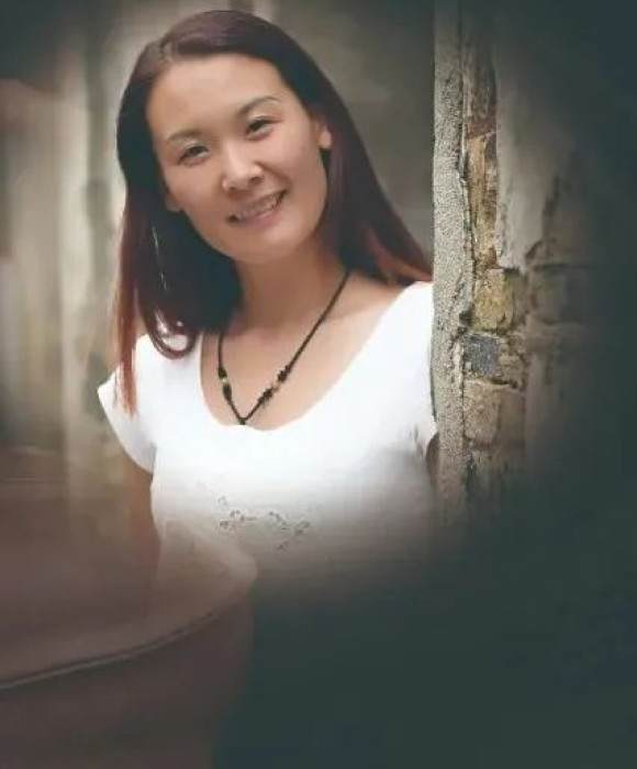 紫砂艺人罗燕妮，民间实力派