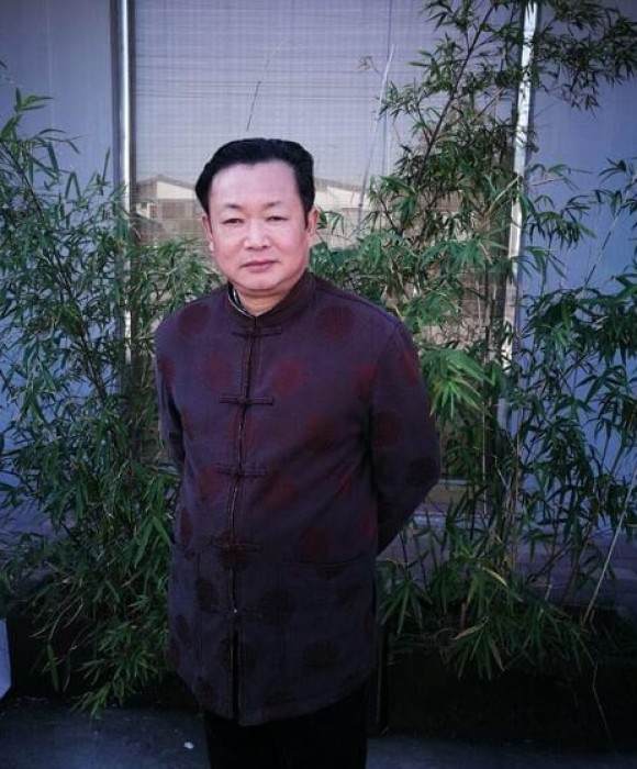 紫砂艺人罗荣贤，高级工艺美术师