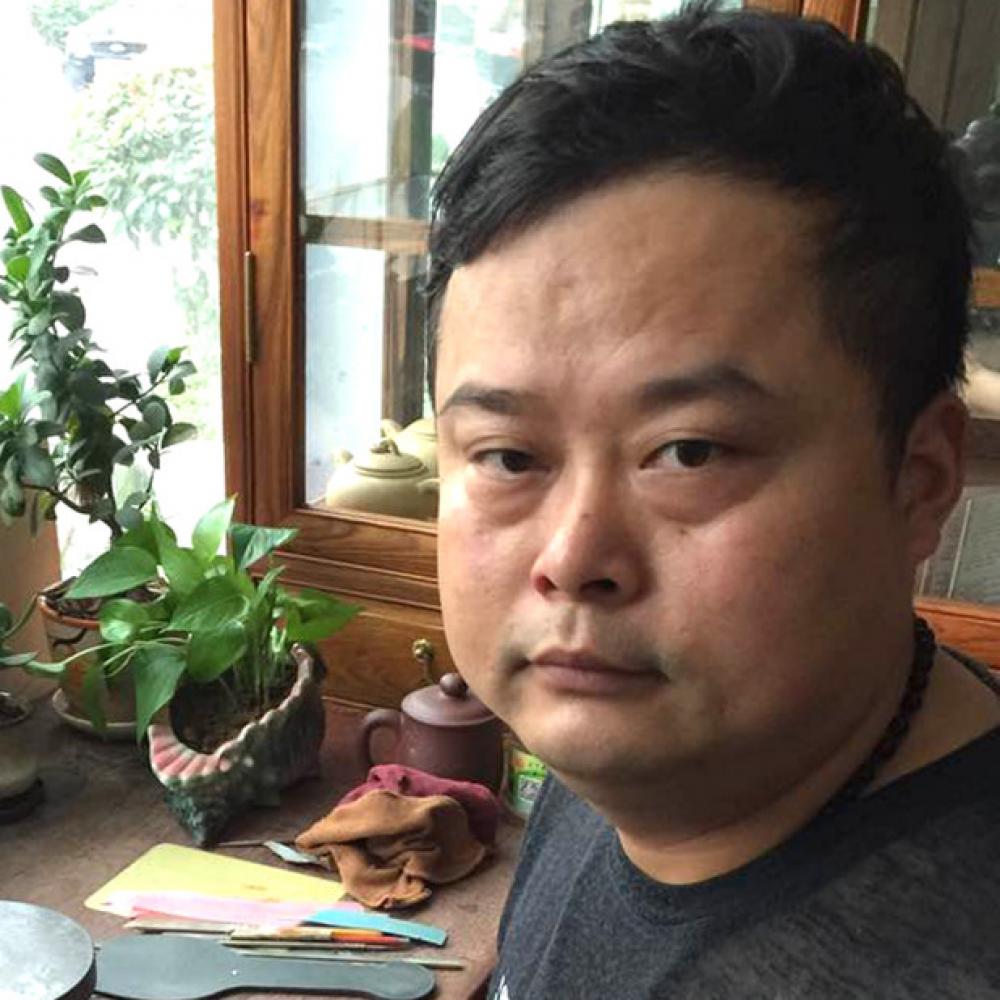 紫砂艺人羊建鹏，高级工艺美术师