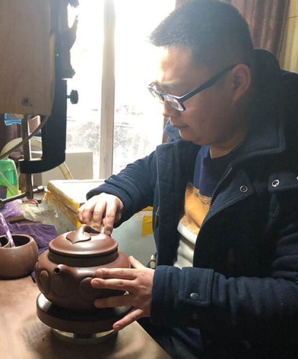紫砂艺人聂韬，工艺美术师