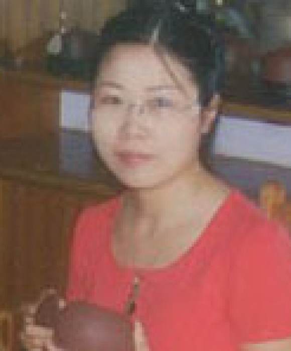 紫砂艺人胡小香，工艺美术师