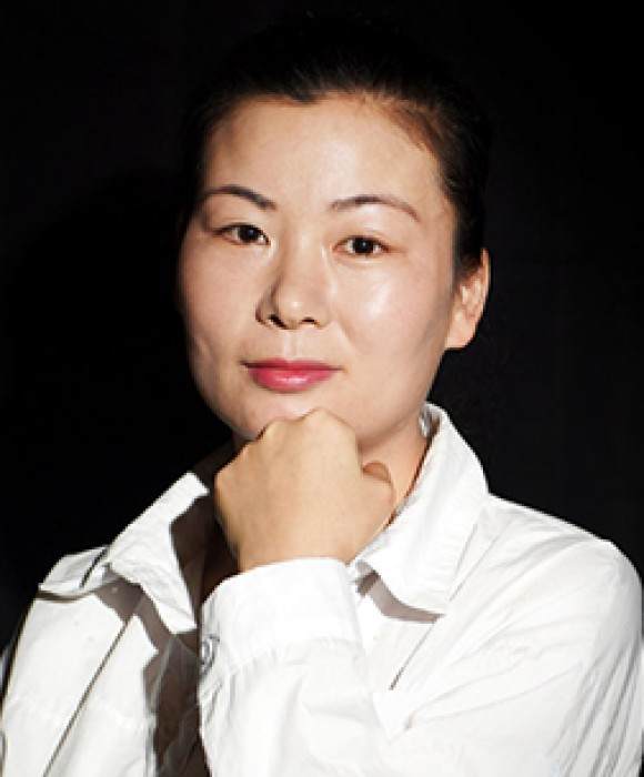紫砂艺人胡海菲，助理工艺美术师