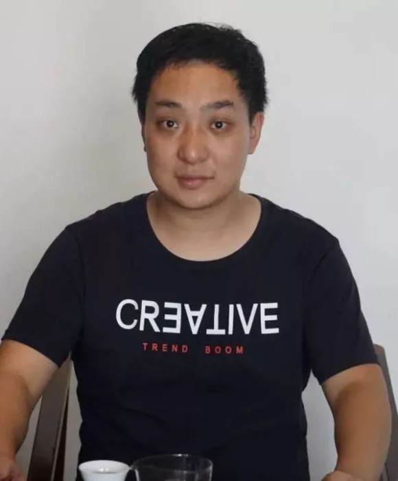 紫砂艺人范俊明，助理工艺美术师