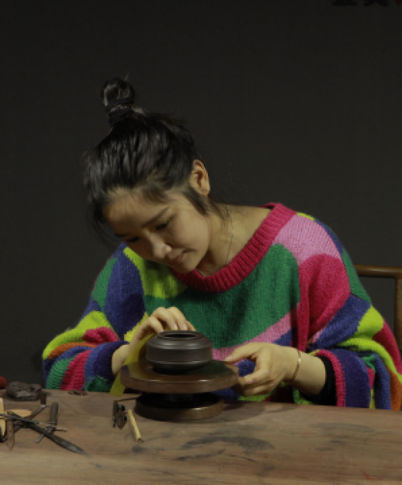 紫砂艺人范倩雯，工艺美术师