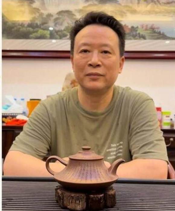 紫砂艺人范健康，民间实力派