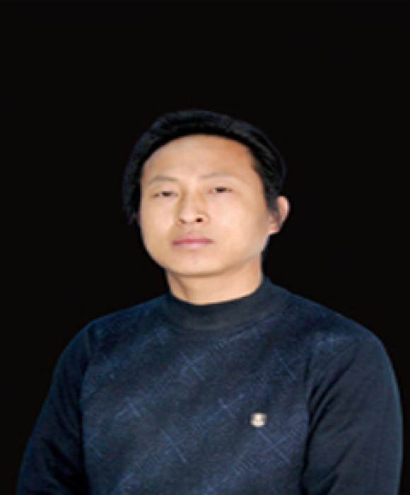 紫砂艺人范双元，工艺美术师