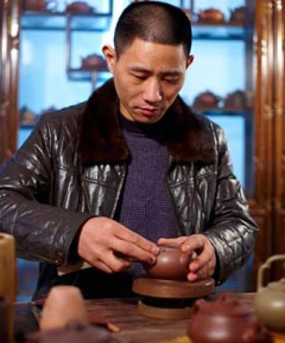 紫砂艺人范君华，助理工艺美术师
