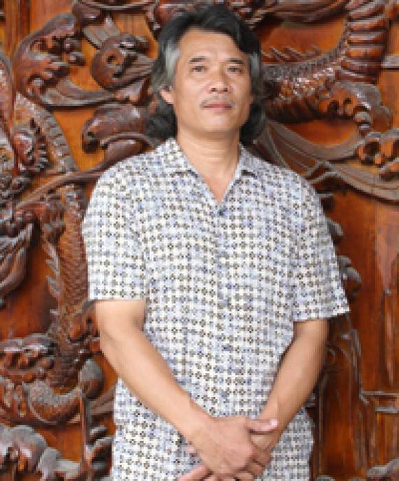 紫砂艺人范国祥，高级工艺美术师