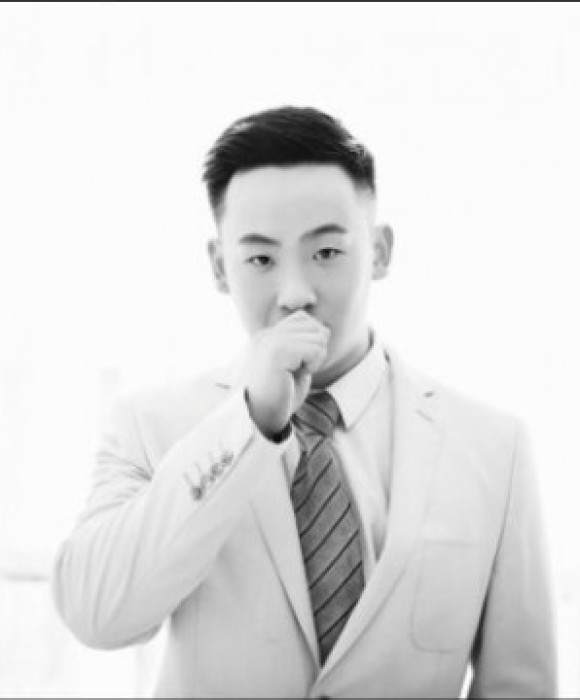 紫砂艺人范坚，助理工艺美术师
