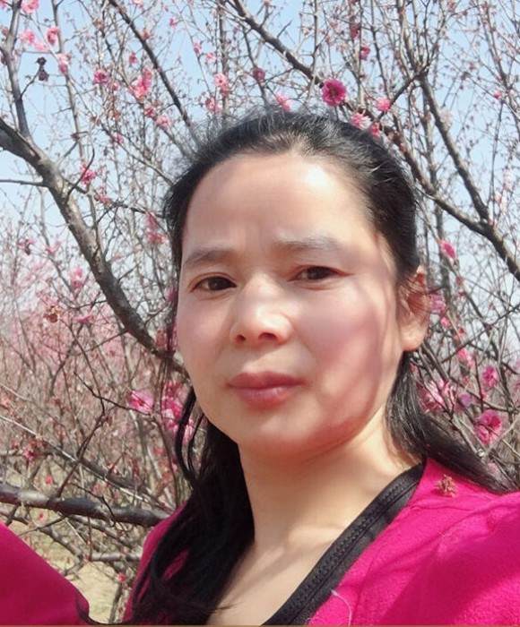 紫砂艺人范夕芳，工艺美术师