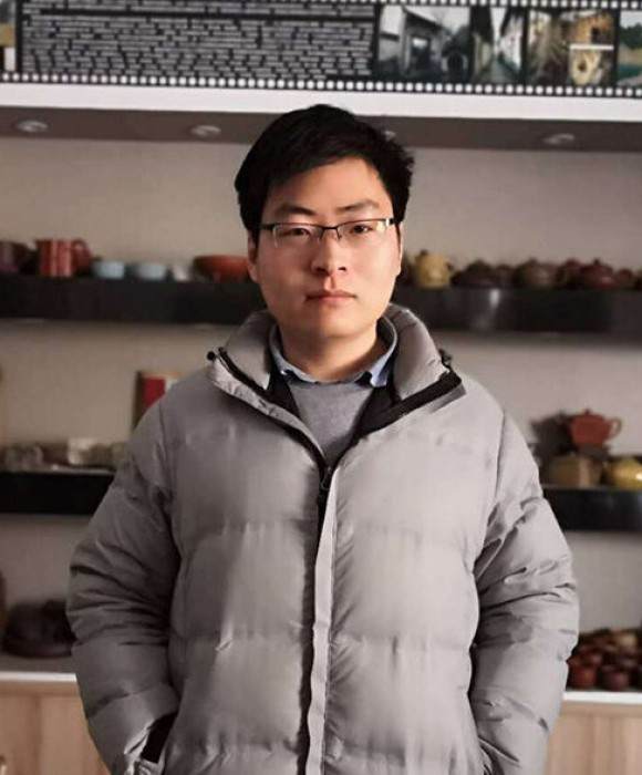 紫砂艺人范建君，工艺美术师