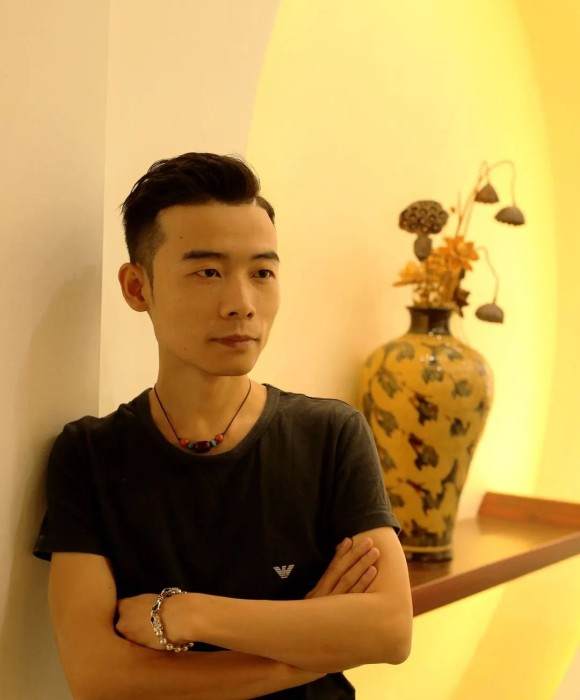 紫砂艺人范志平，助理工艺美术师
