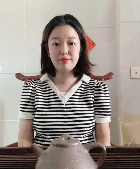 紫砂艺人范思佳，助理工艺美术师