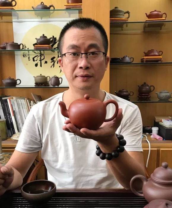 紫砂艺人范文杰，工艺美术师