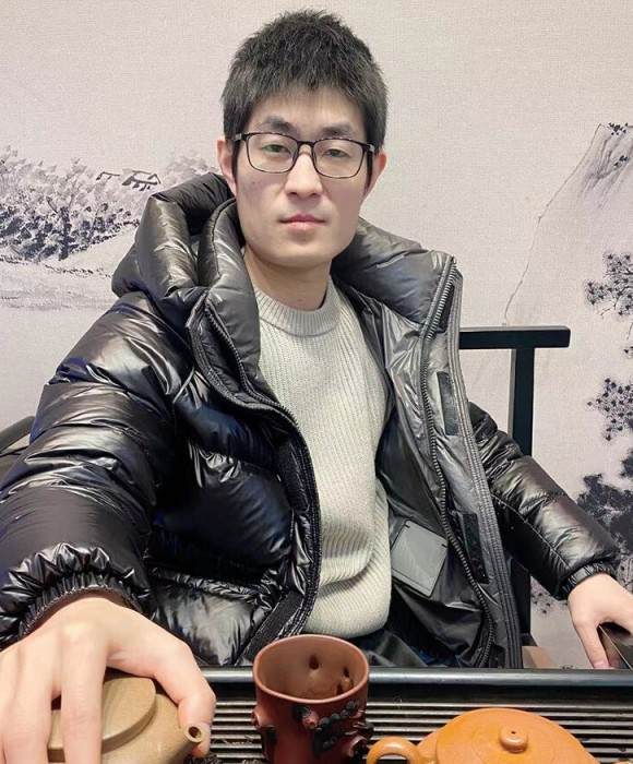 紫砂艺人范文豪，助理工艺美术师