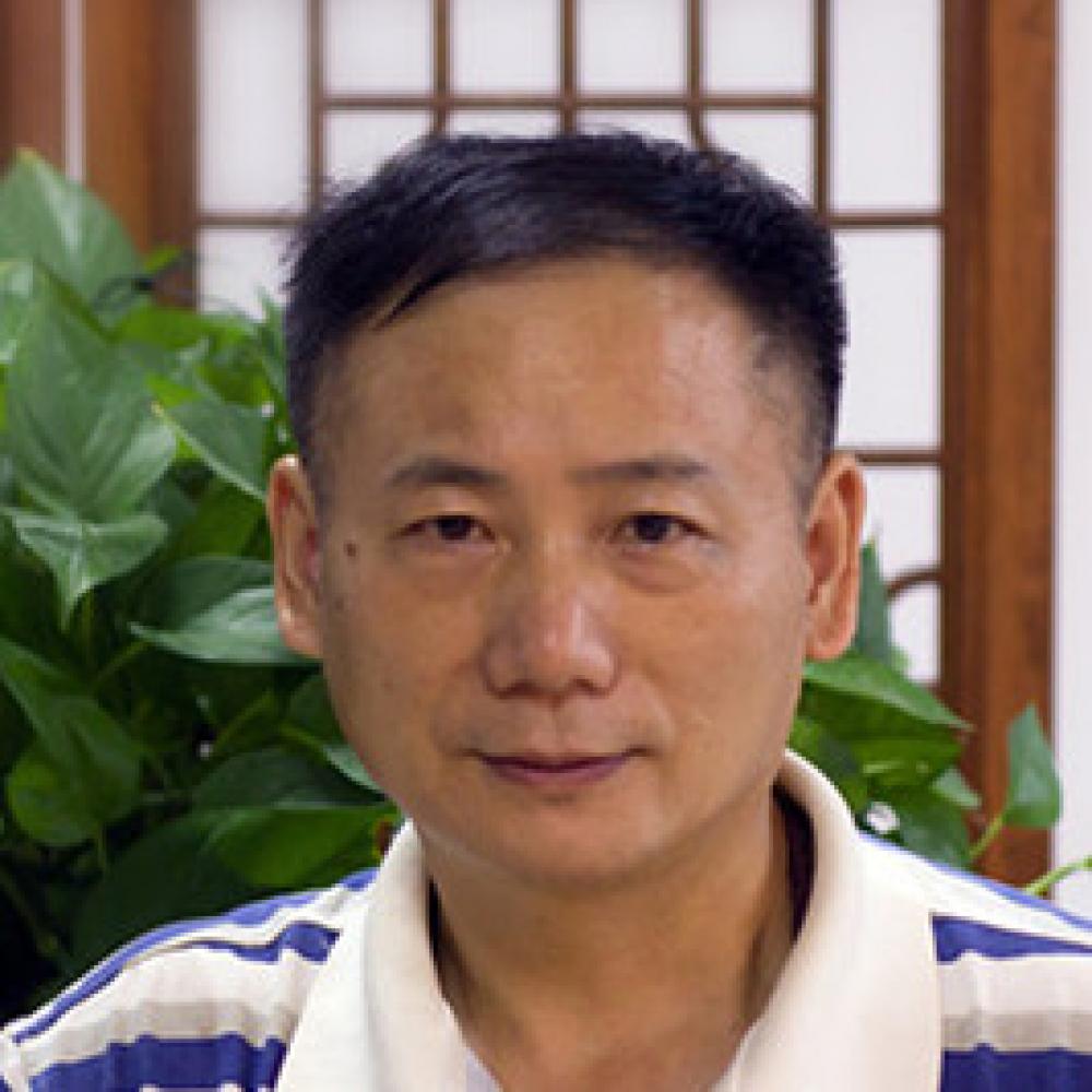 紫砂艺人范早大，正高级工艺美术师