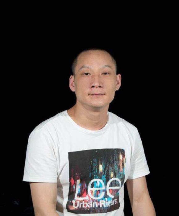 紫砂艺人范春林，助理工艺美术师