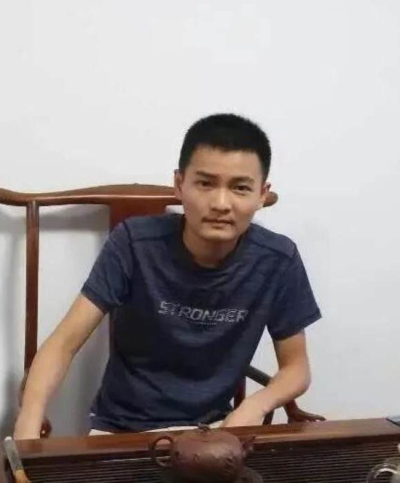 紫砂艺人范晨星，助理工艺美术师