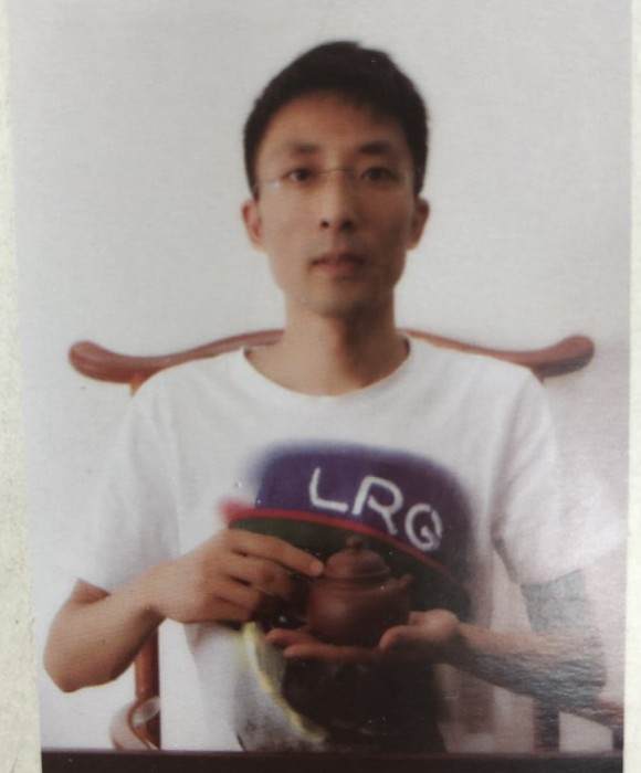 紫砂艺人范林强，助理工艺美术师