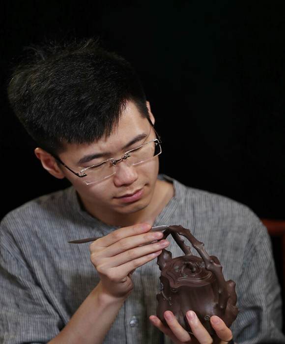 紫砂艺人范柯楠，工艺美术师