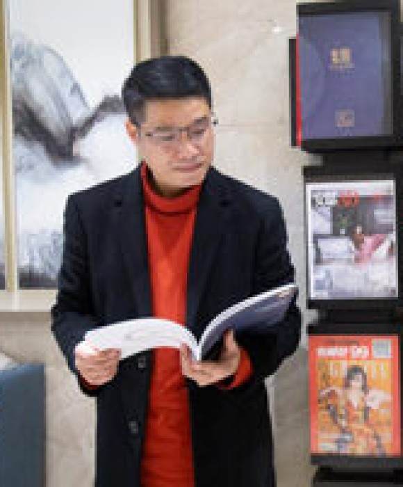 紫砂艺人范汉祥，高级工艺美术师