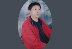 紫砂艺人范泉明，正高级工艺美术师