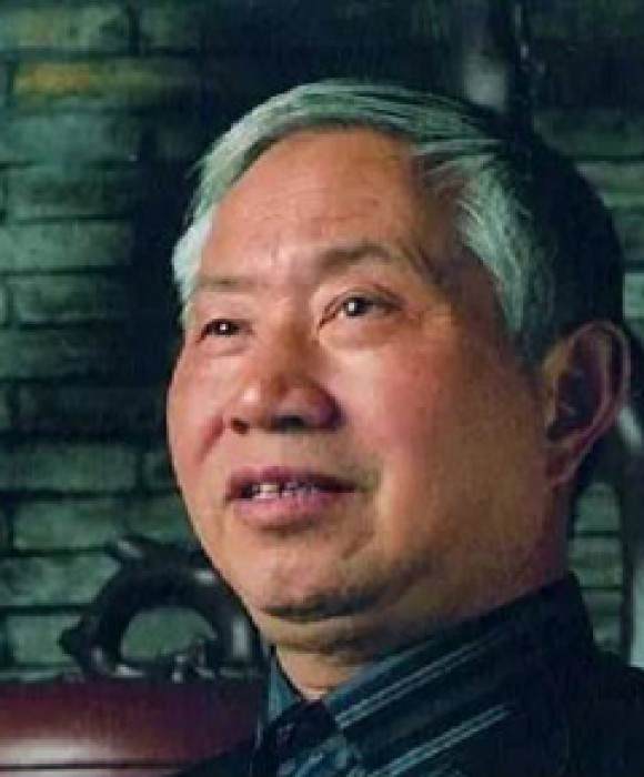 紫砂艺人范洪泉，正高级工艺美术师