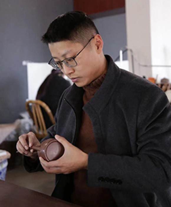 紫砂艺人范程豪，工艺美术师
