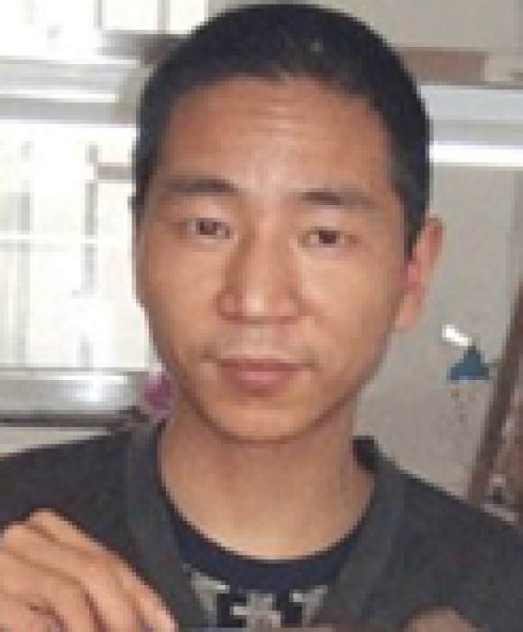 紫砂艺人范育君，高级工艺美术师