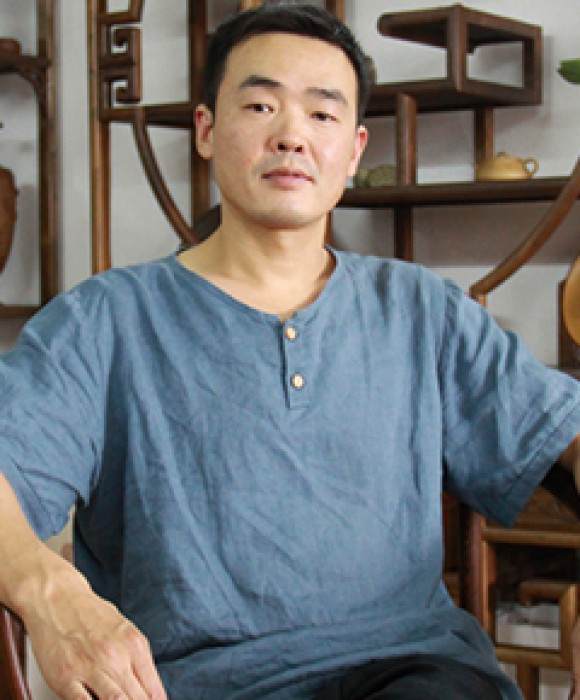 紫砂艺人范锡军，高级工艺美术师