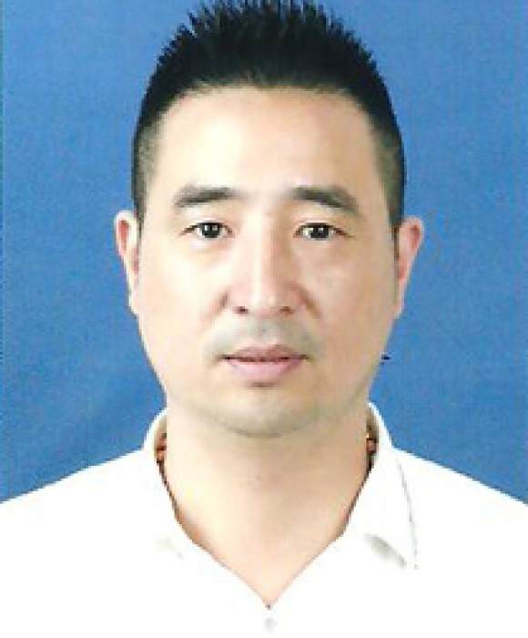紫砂艺人茅少锋，工艺美术师