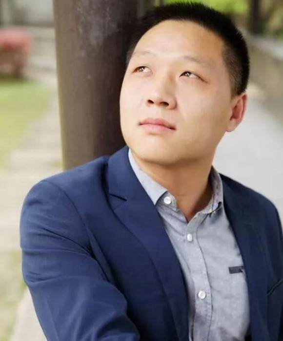 紫砂艺人荀少华，工艺美术师