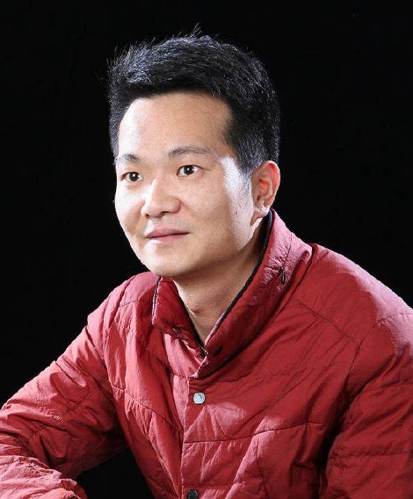 紫砂艺人萧明峰，工艺美术师