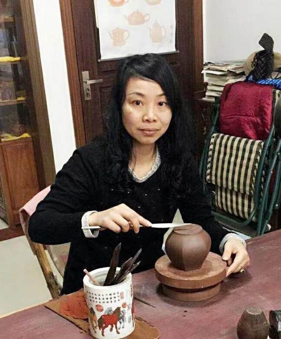 紫砂艺人葛前英，工艺美术师
