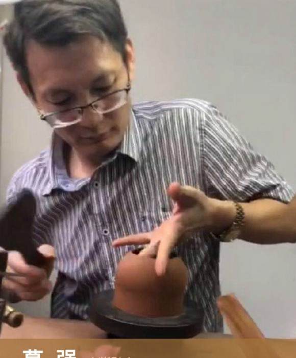 紫砂艺人葛强，工艺美术师