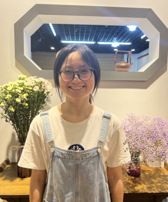 紫砂艺人董康丽，助理工艺美术师