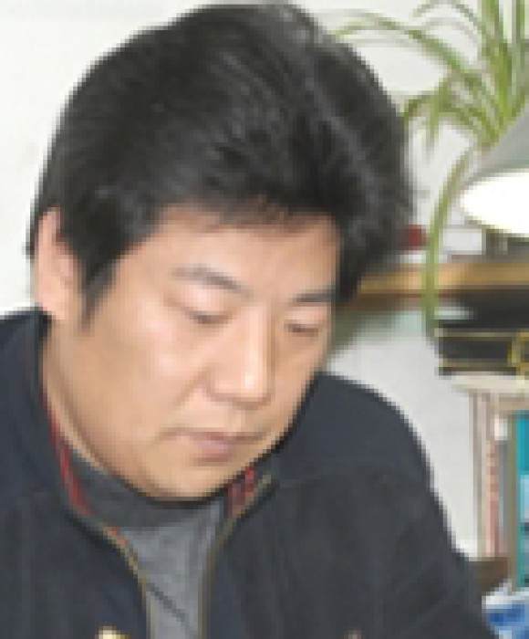紫砂艺人董建平，高级工艺美术师