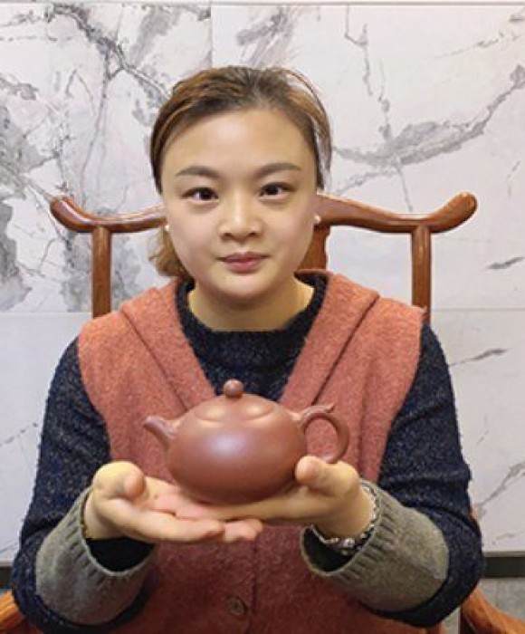紫砂艺人蒋余建，助理工艺美术师