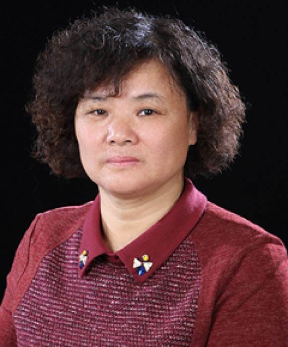 紫砂艺人蒋凌云，高级工艺美术师（乡土人才评审获得）
