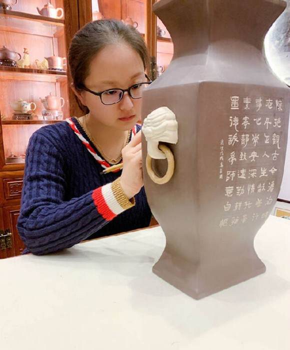 紫砂艺人蒋卓莹，工艺美术师