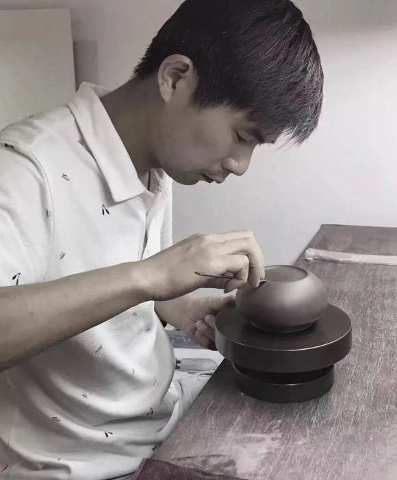 紫砂艺人蒋国庆，工艺美术员