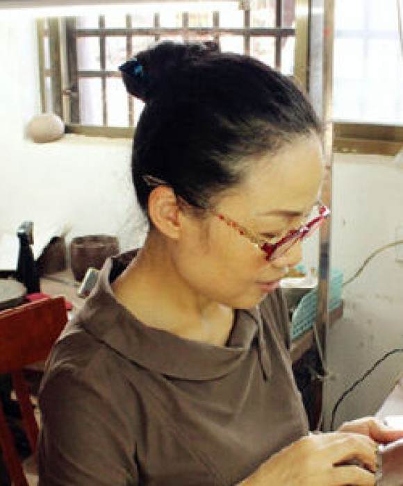 紫砂艺人蒋建峰，助理工艺美术师